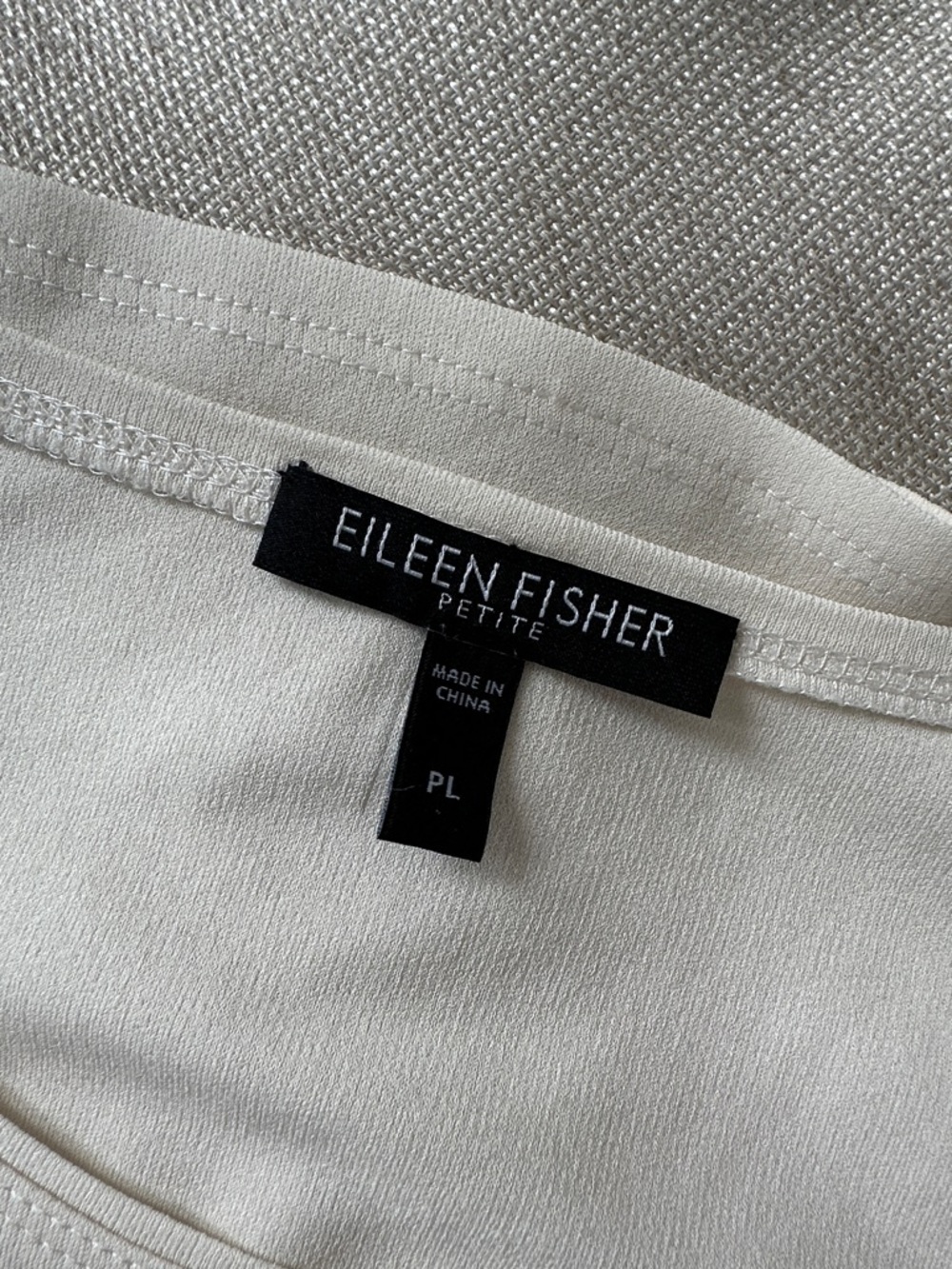 Eileen Fisher 100% Silk Scoop Neck Tee / T-shirt - Picture 3 of 4